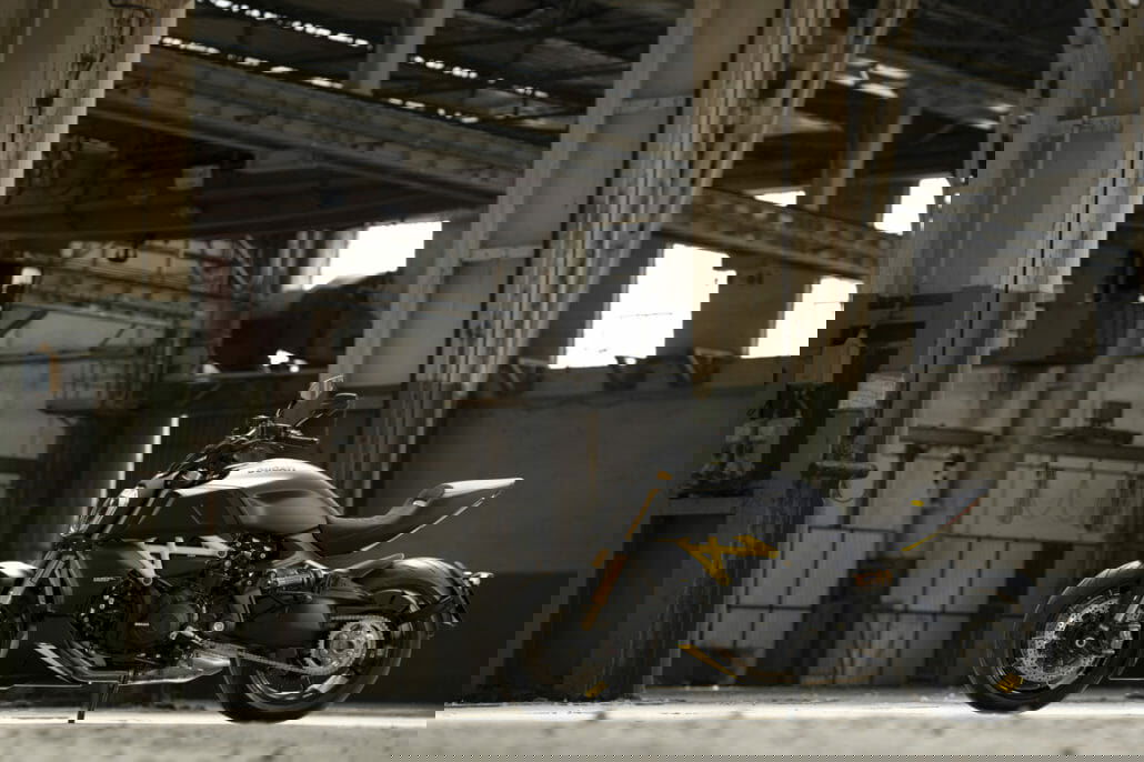 Ducati Diavel 1260 S Black and Steel 2