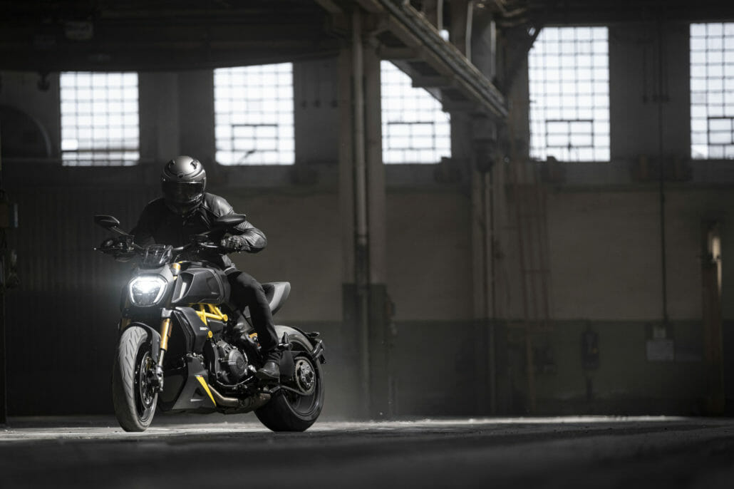 Ducati Diavel 1260 S Black and Steel 4