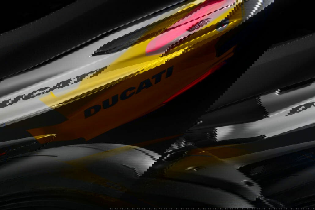 Ducati Diavel 1260 S Black and Steel 42