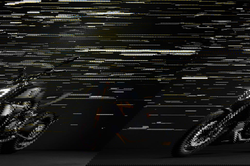 Ducati Diavel 1260 S Black and Steel 7