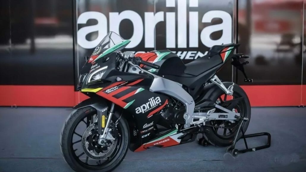 Aprilia GPR250R 1 1