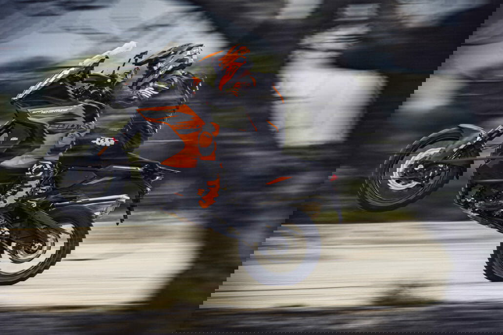 KTM 1290 SUPER ADVENTURE S 2021 29