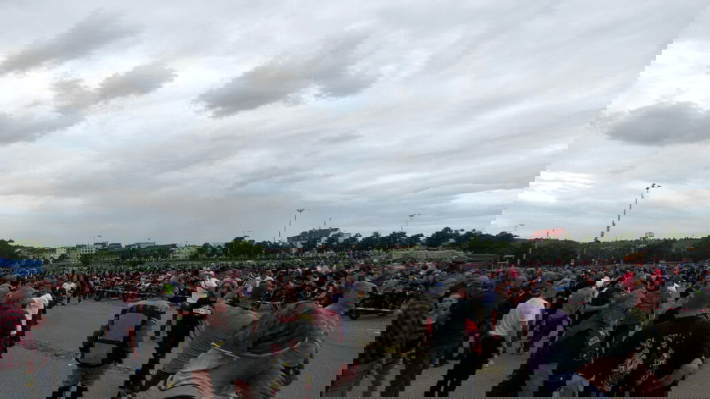 Tausende von Motorradfahrern demonstrieren bundesweit für ihr Recht 8 Sequenz 44.00 09 36 21.Standbild026