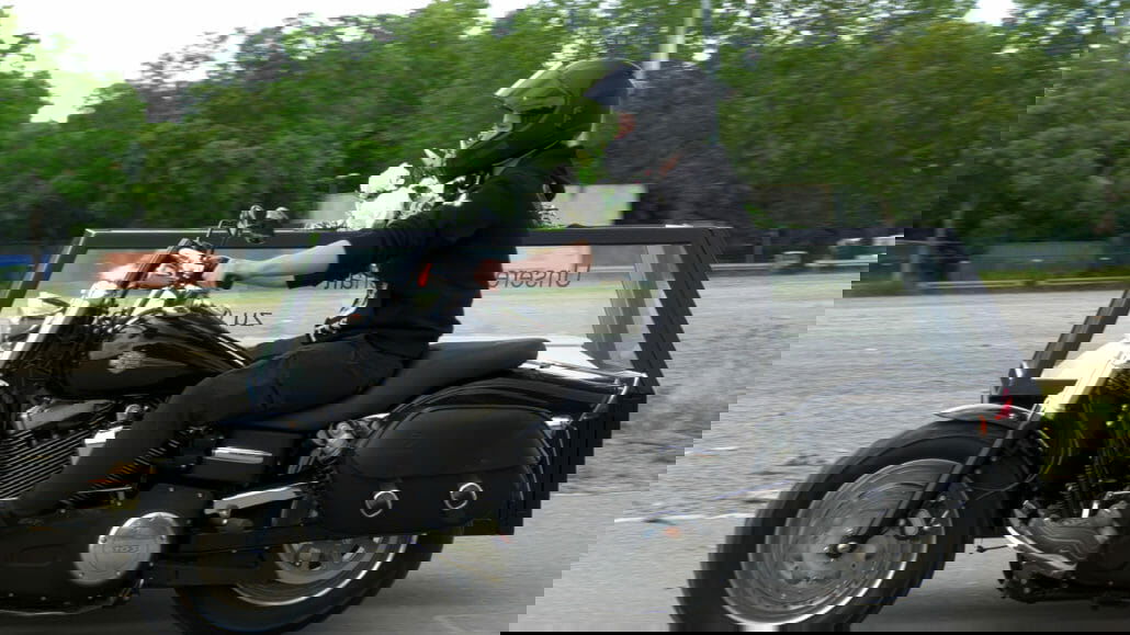 Tausende von Motorradfahrern demonstrieren bundesweit für ihr Recht 10 Sequenz 44.00 47 39 12.Standbild038