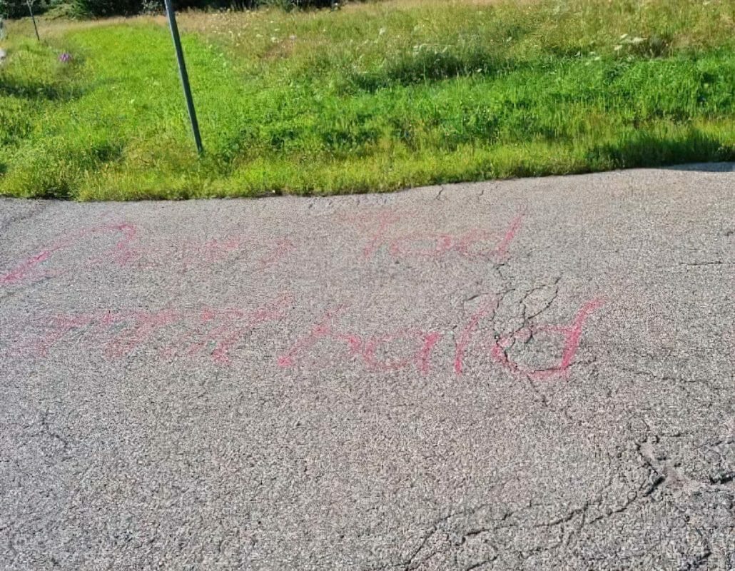 Nach Hassparolen Schmiermittel auf der B500? 2 236005951 4256667621060391 4964448689351251678 n