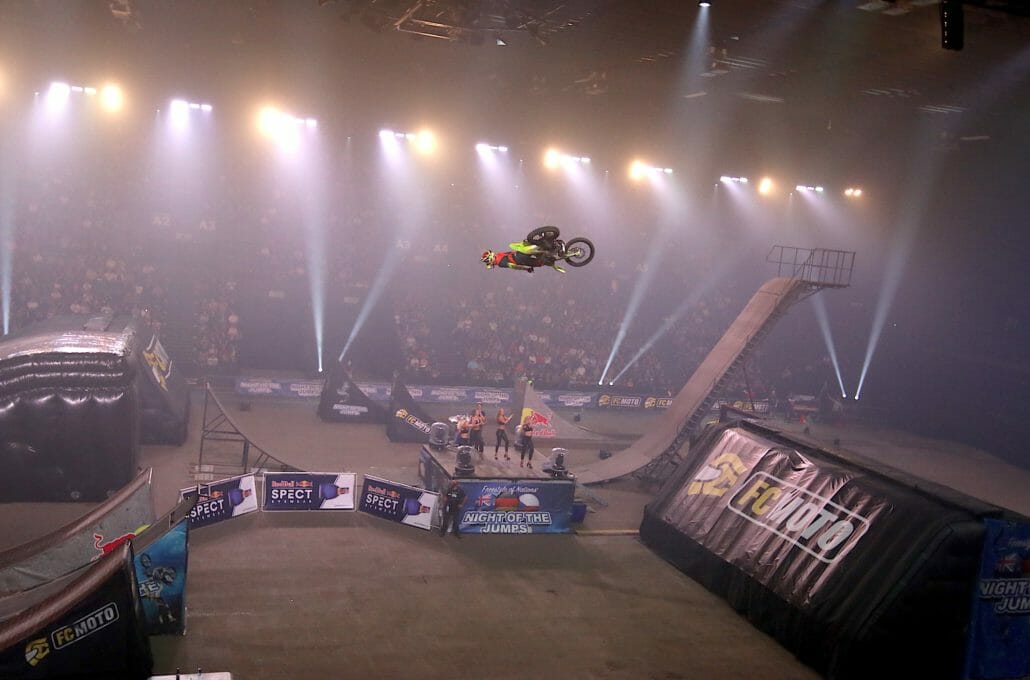 Spektakuläres Comeback der NIGHT of the JUMPs - Team Germany siegt bei der Freestyle of Nations Premiere in der Schweiz 2 Cesak NOTJ Basel 1M8A2423 m