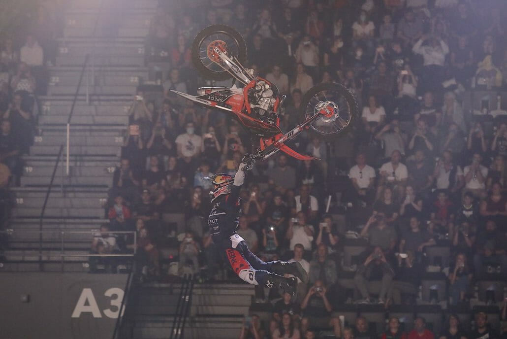 Spektakuläres Comeback der NIGHT of the JUMPs - Team Germany siegt bei der Freestyle of Nations Premiere in der Schweiz 3 Luc Ackermann NOTJ Basel 1M8A2819 m