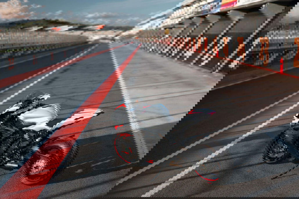 MV Agusta F3 RR - with new aerodynamics 5 MV Agusta F3 RR 38