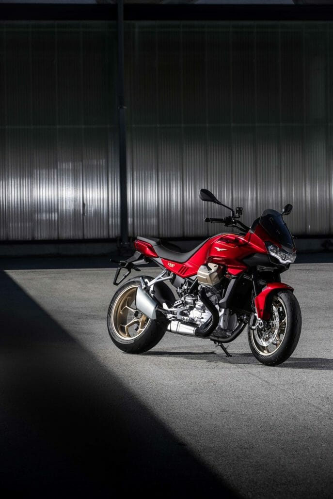 Moto Guzzi V100 Mandello 4