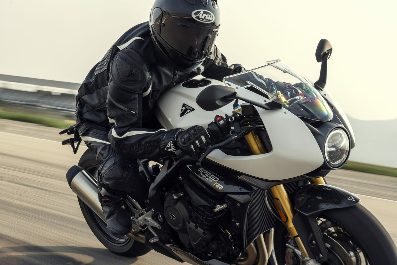 Triumph recalls the Speed Triple 1200 RR/RS models: Cooling fan problem can lead to overheating and injuries Speed Triple 1200 RR MY22 27A3729 1 ML