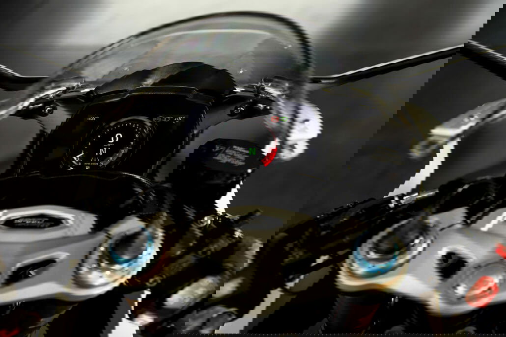 Speed Triple 1200 RR MY22 Detail 12 ML