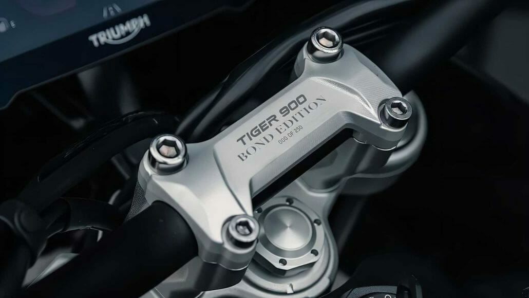 Triumph Tiger 900 Bond Edition 8 Triumph Tiger 900 Bond Edition 8