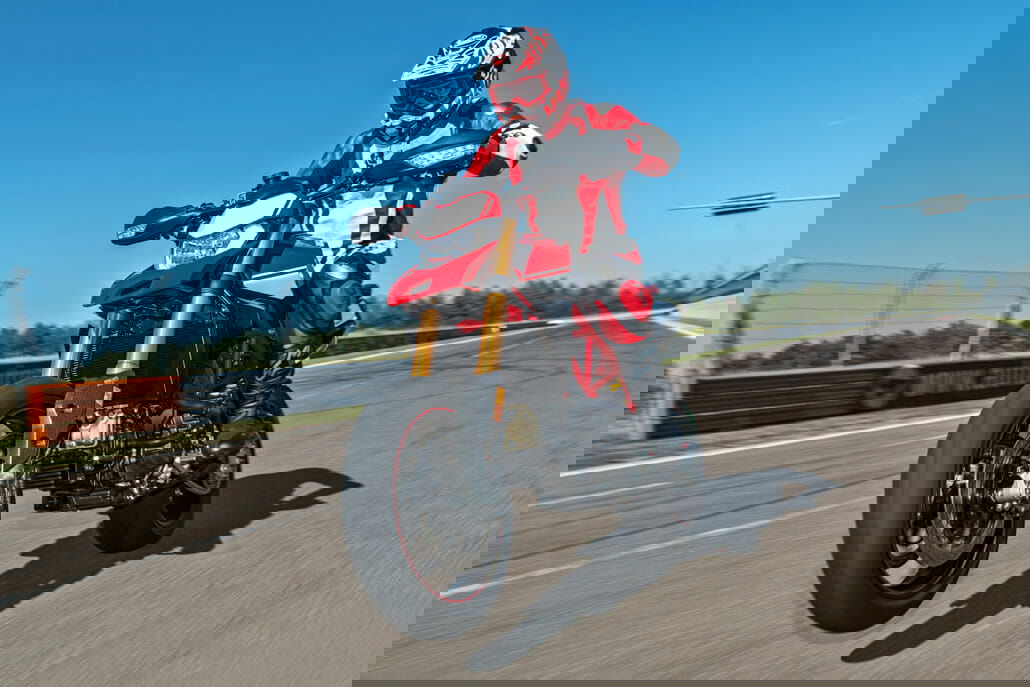 Recall Ducati Hypermotard 950 SP 29 22 DUCATI HYPERMOTARD 950 SP ACTION UC69029 High