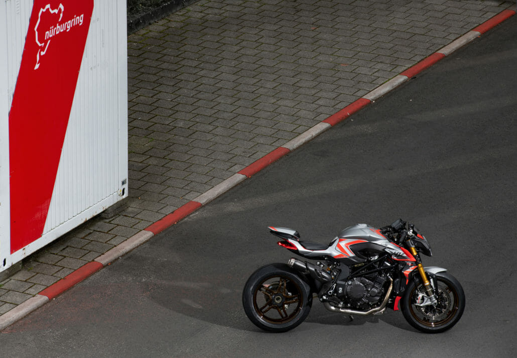 MV Agusta Brutale 1000 RR Nürburgring 5 BRUTALE 1000 NURBURGRING AMBIENT 10