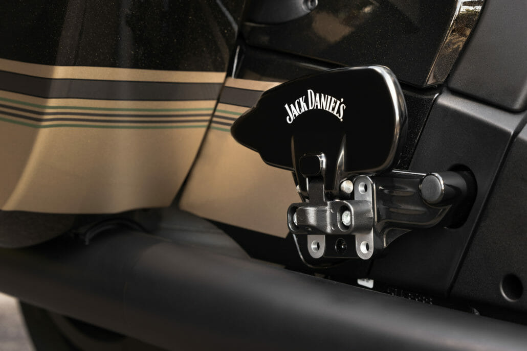 Indian Challenger Limited Jack Daniels Edition 2022 8 Indian Challenger Limited Jack Daniels Edition 2022 8