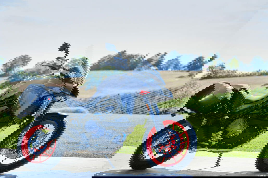 Ducati Multistrada V2 29 MY22 Ducati Multistrada V2S Grey DYN 80 UC338678 High