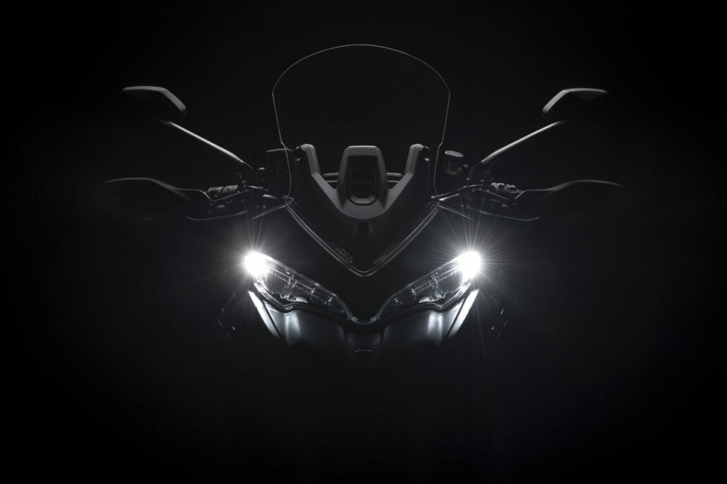 Ducati Multistrada V2 37 MY22 Ducati Multistrada V2S Grey ST 73 UC338644 High