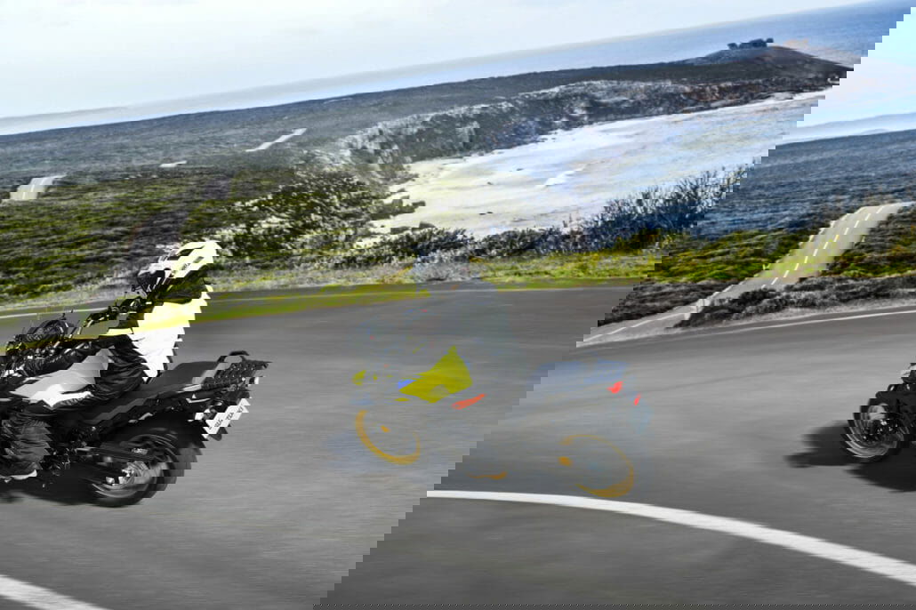 Suzuki V-Strom 650 gets new colors 35 Suzuki V Strom XT 9