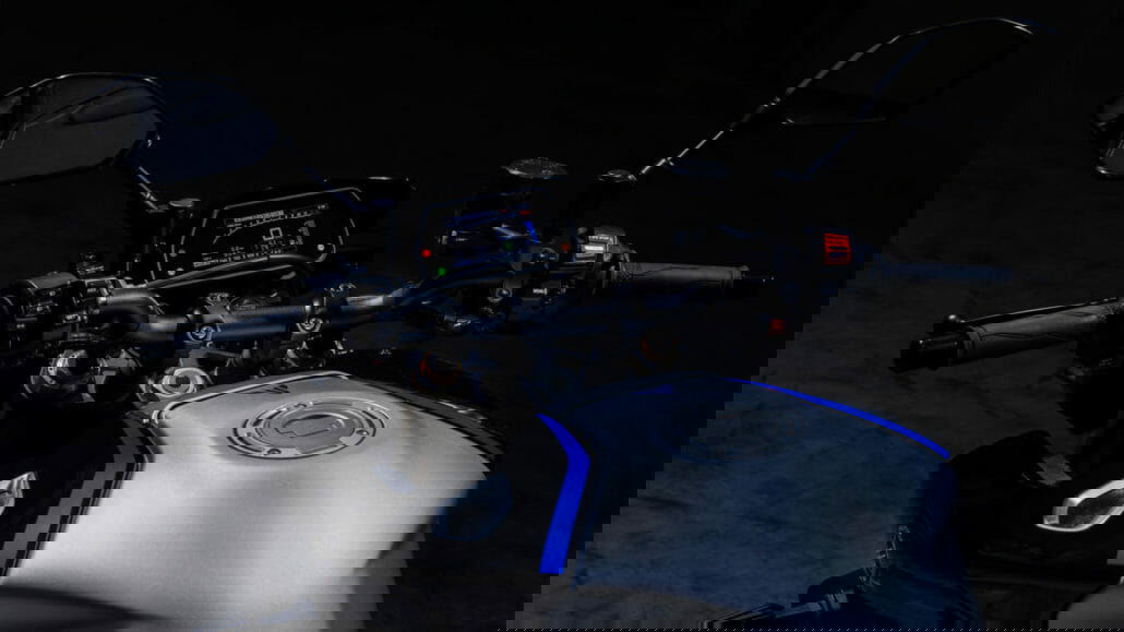 Yamaha MT-10 SP 35 2022 YAM MT10DX EU BWM2 DET 010 03 preview