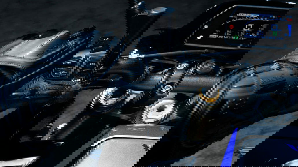 Yamaha MT-10 SP 37 2022 YAM MT10DX EU BWM2 DET 013 03 preview