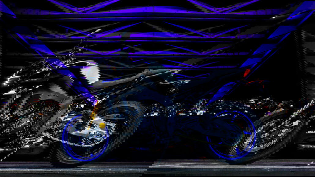 Yamaha MT-10 SP 38 2022 YAM MT10DX EU BWM2 STA 001 03 preview