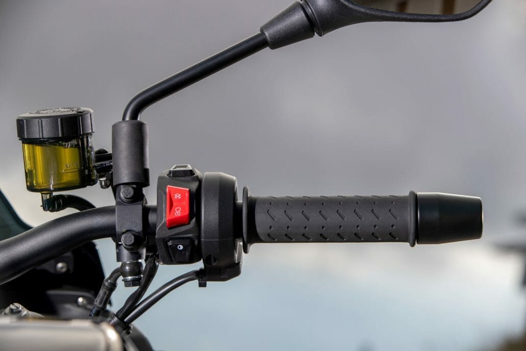 Aprilia Tuono 660 Factory 2022 15 Aprilia Tuono 660 Factory 15