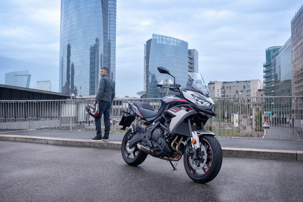 hi 22MY Versys650 GN1 ACT6