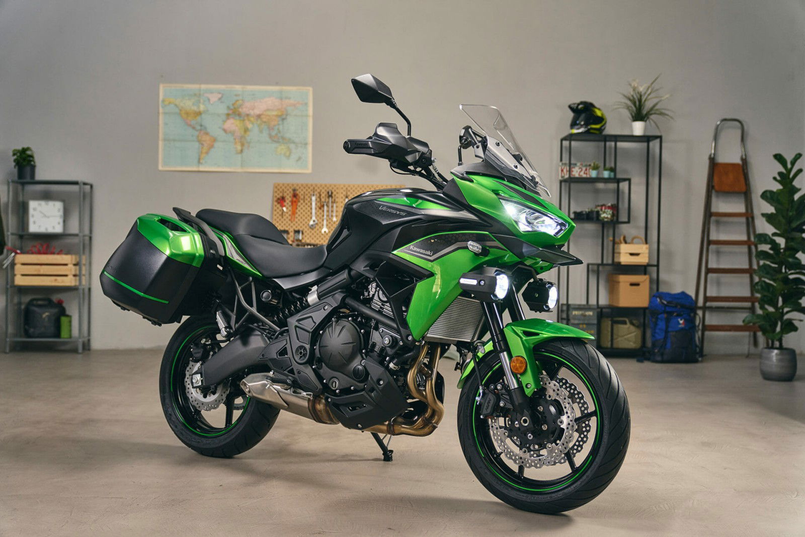 hi 22MY Versys650 GN1 static 1