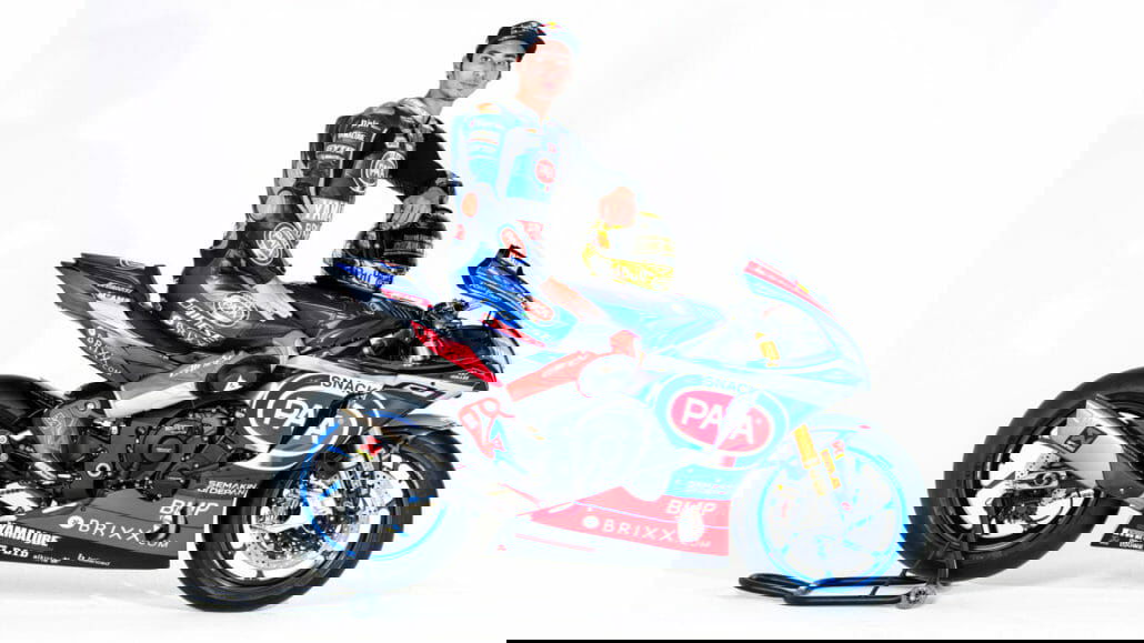 Yamaha celebrates with limited edition world champion bike 4 2021 YAM R1TOPRAK EU REPLICA STA 001 03 preview