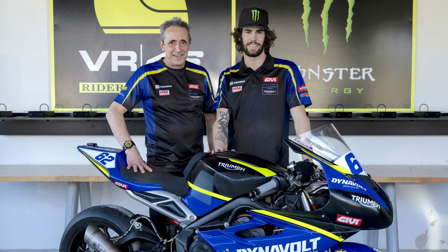 Stefano Manzi joins Soomer at Dynavolt Triumph for 2022 kl