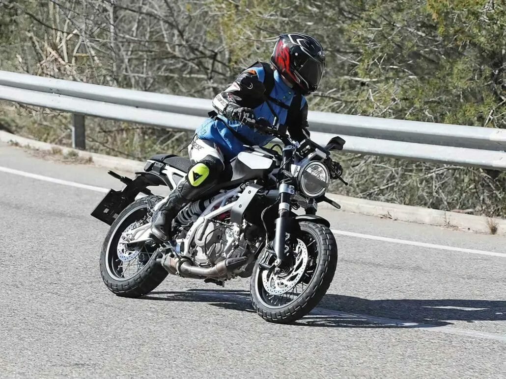 Upcoming generation Svartpilen / Vitpilen spotted 53 Husqvarna Svart und Vitpilen Erlkoenig 1