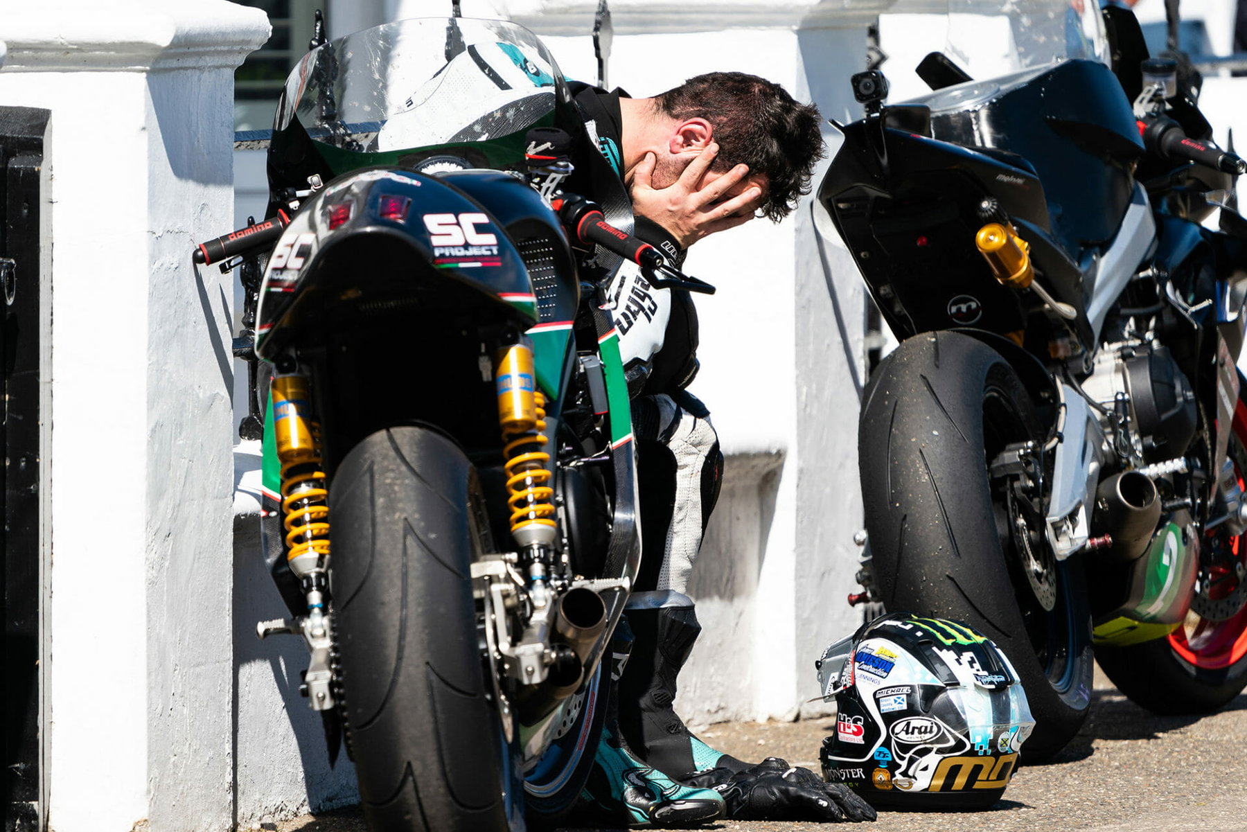 Isle of Man TT 2026: Will Michael Dunlop Ride the Senior Race on Ducati or Honda? 3 Michael Dunlop an der Ballaugh Bridge während der Isle of Man TT 2022