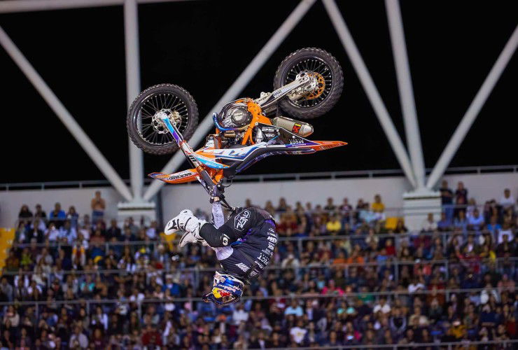 Luc Ackermann triumphiert in Costa Rica - Pressemitteilung 36 Luc Ackermann X Knights 2022 Clicker Superflip EST2715