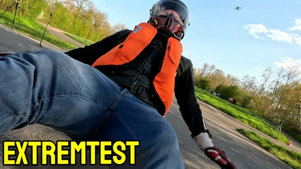 Airbaghose & Airbagweste im ultimativen Test! | UGLY in Gefahr maxresdefault 2 1