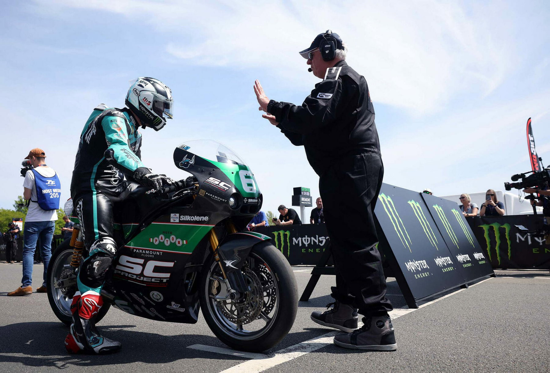Isle of Man TT beendet Supertwin-Ära: Manx GP behält die Twins 4 Michael Dunlop steht mit seiner Paton am Start der ersten Qualifikation der Isle of Man TT 2023