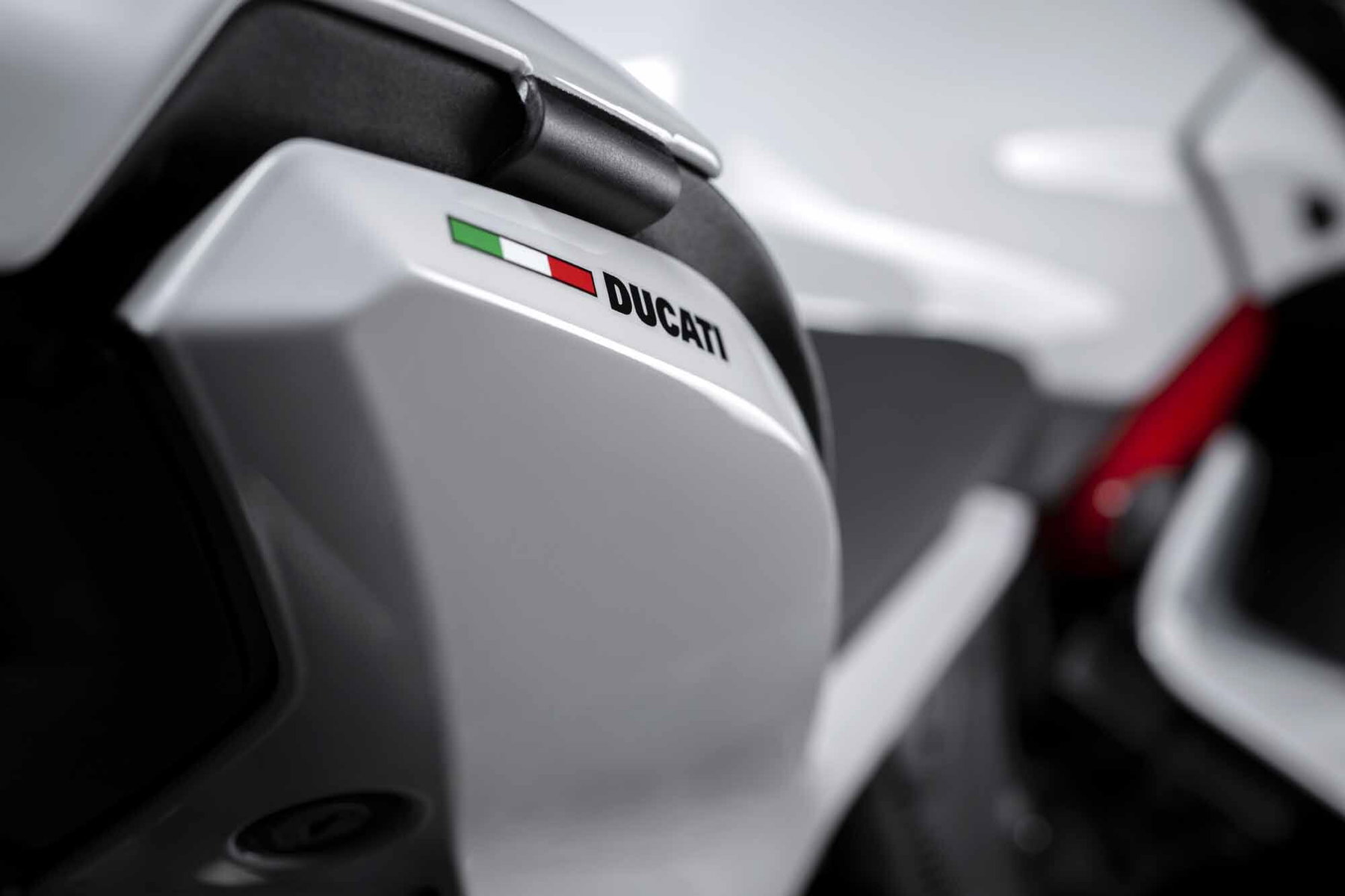 Ducati SuperSport 950 S Stripe Livery 2023