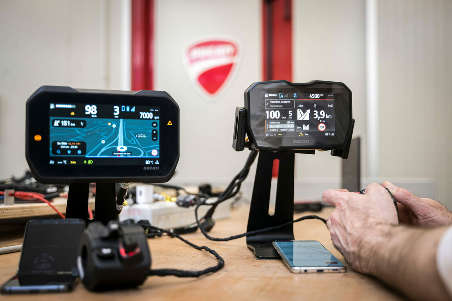 Ducati: Die Magie von Schönheit und Technologie auf zwei Rädern 03 DucatiWay UC526162 High