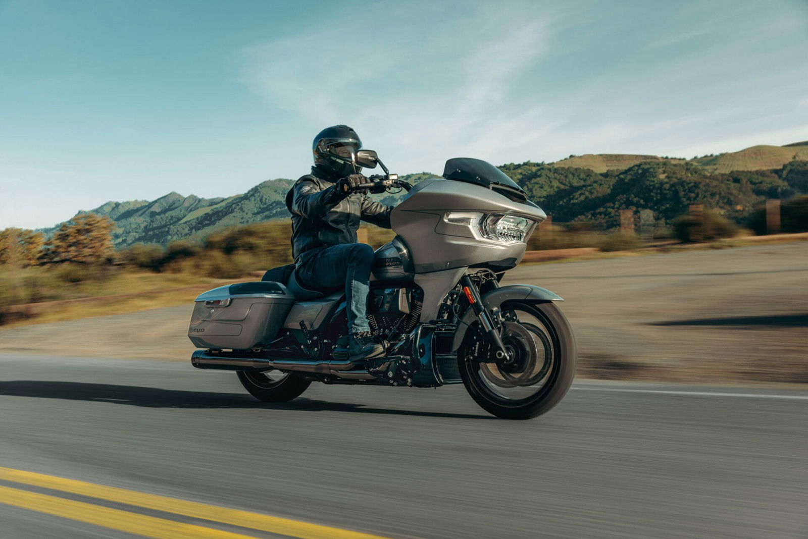 Erfrischend neu: Harley-Davidson präsentiert CVO Road Glide Modell mit verbesserter Performance und Technologie 25 Harley Davidson CVO Road Glide 2023 28