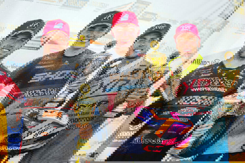 Maximilian Spies setzt mit seinem Triumph bei den ADAC MX Masters in Tensfeld neue Maßstäbe 34 Die Gesamtsieger von Tensfeld Tom Koch Maximilian Spies und Jordi Tixier