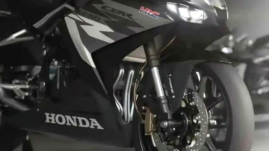 Honda CBR 250 RR-R: Kleines Kraftpakete mit Vierzylinder kommt 2 Honda CBR250RR R 7 1