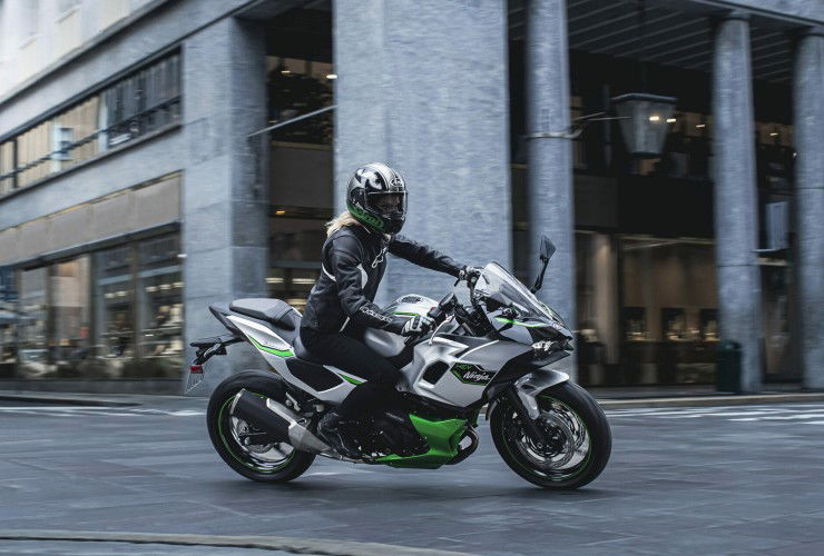 Kawasaki ruft erneut Hybrid-Modelle Ninja 7 und Z7 zurück 69 Kawasaki Ninja 7 Hybrid 4