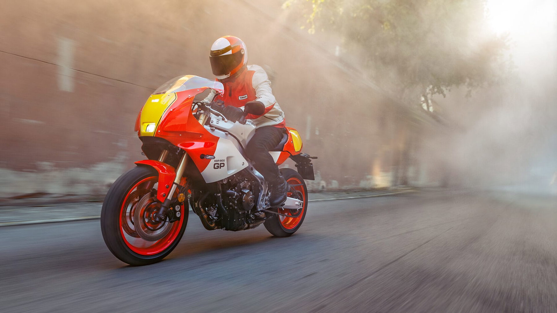 Yamaha XSR900 SP: US-Papiere deuten auf eine neue Topversion hin 5 Yamaha XSR900 GP mit Halbverkleidung im Retro-Rennsport-Look