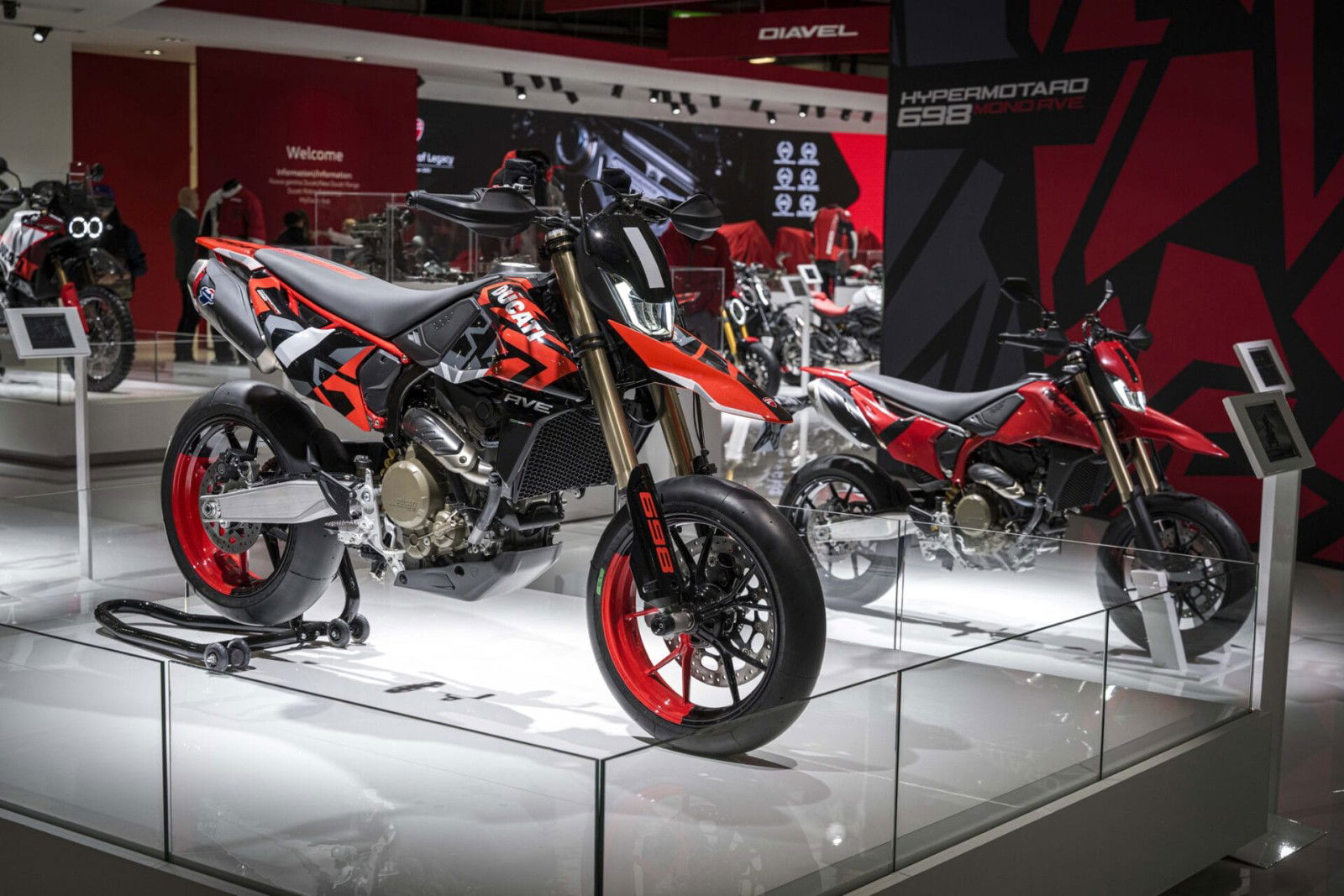 Ducati Hypermotard 698 Mono RVE: Winner of EICMA 2023 25 Ducati Hypermotard 698 Mono RVE 2024 1