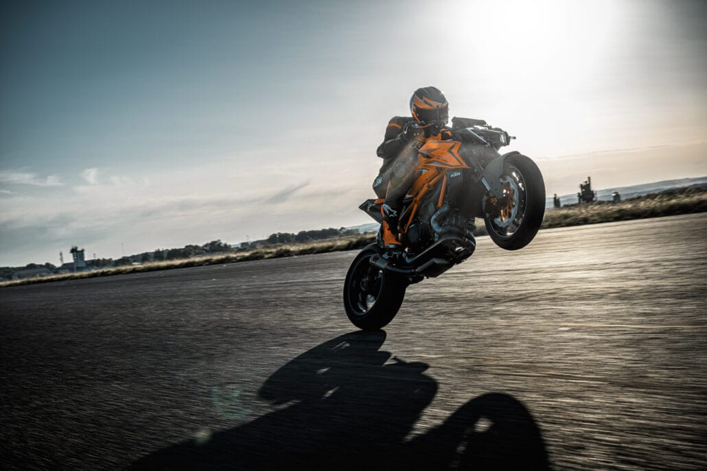 KTM 1390 Super Duke RR: Leichter, fokussierter und als 2026er Modell bestätigt KTM 1390 SUPER DUKE R 2024 88