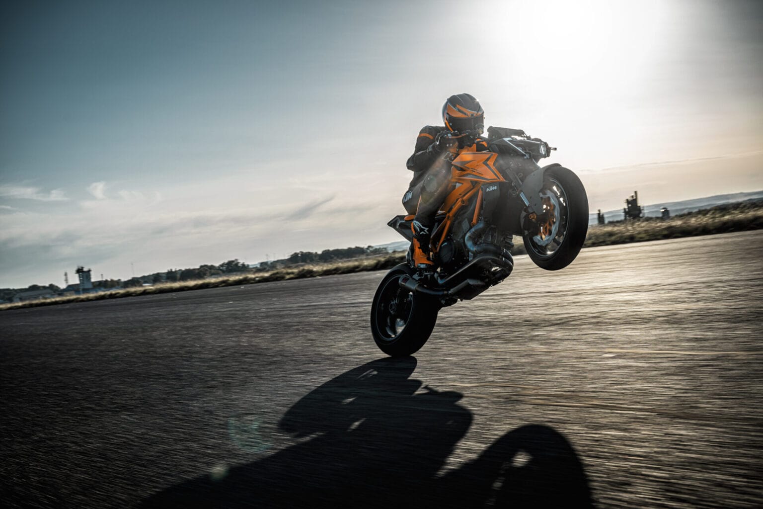 KTM 1390 Super Duke RR: Leichter, fokussierter und als 2026er Modell bestätigt KTM 1390 SUPER DUKE R 2024 88