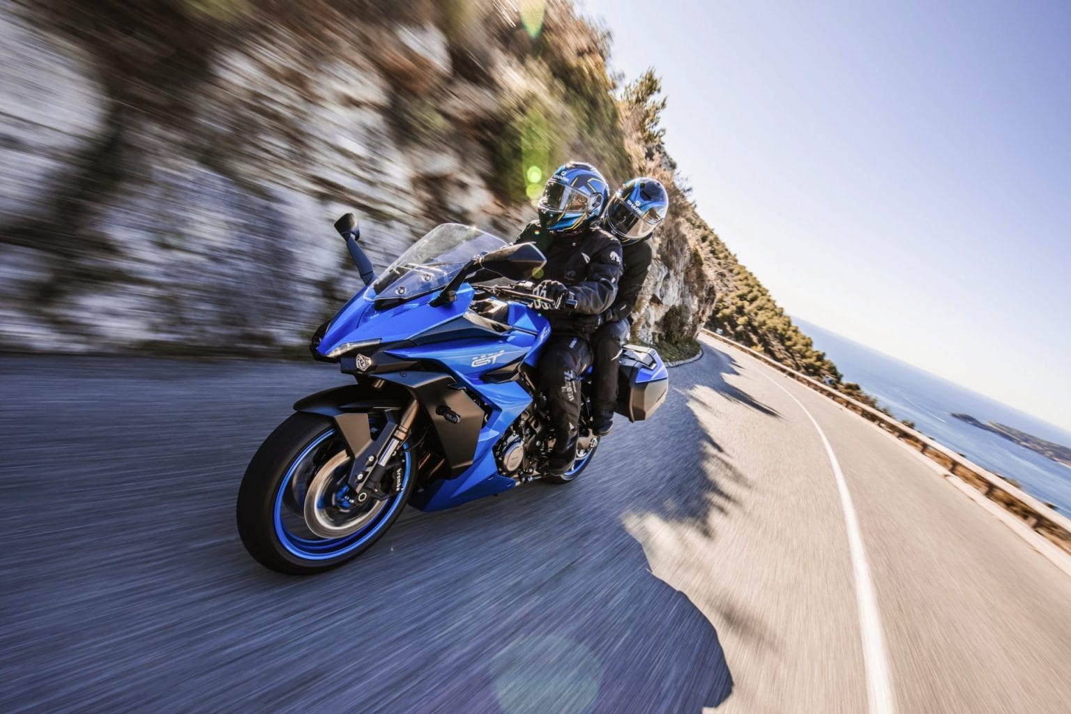 GSX S1000GT M4 Action