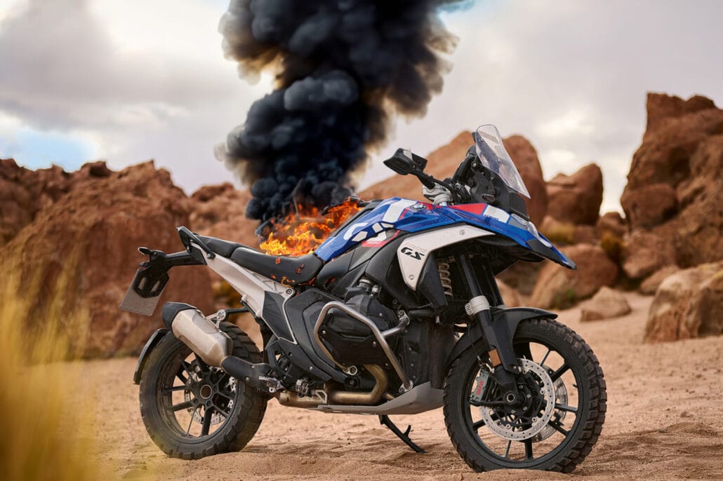 BMWR1300GSbrennt 1