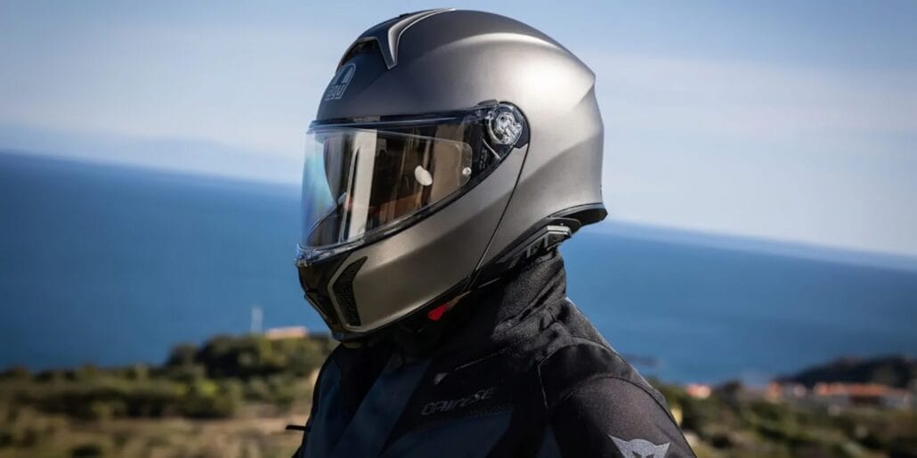GoPro und AGV entwickeln gemeinsam smarten Motorradhelm – Hightech für den Kopf Dainese AGV Rueckruf 1