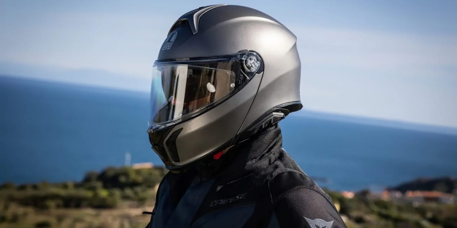 GoPro und AGV entwickeln gemeinsam smarten Motorradhelm – Hightech für den Kopf Dainese AGV Rueckruf 1