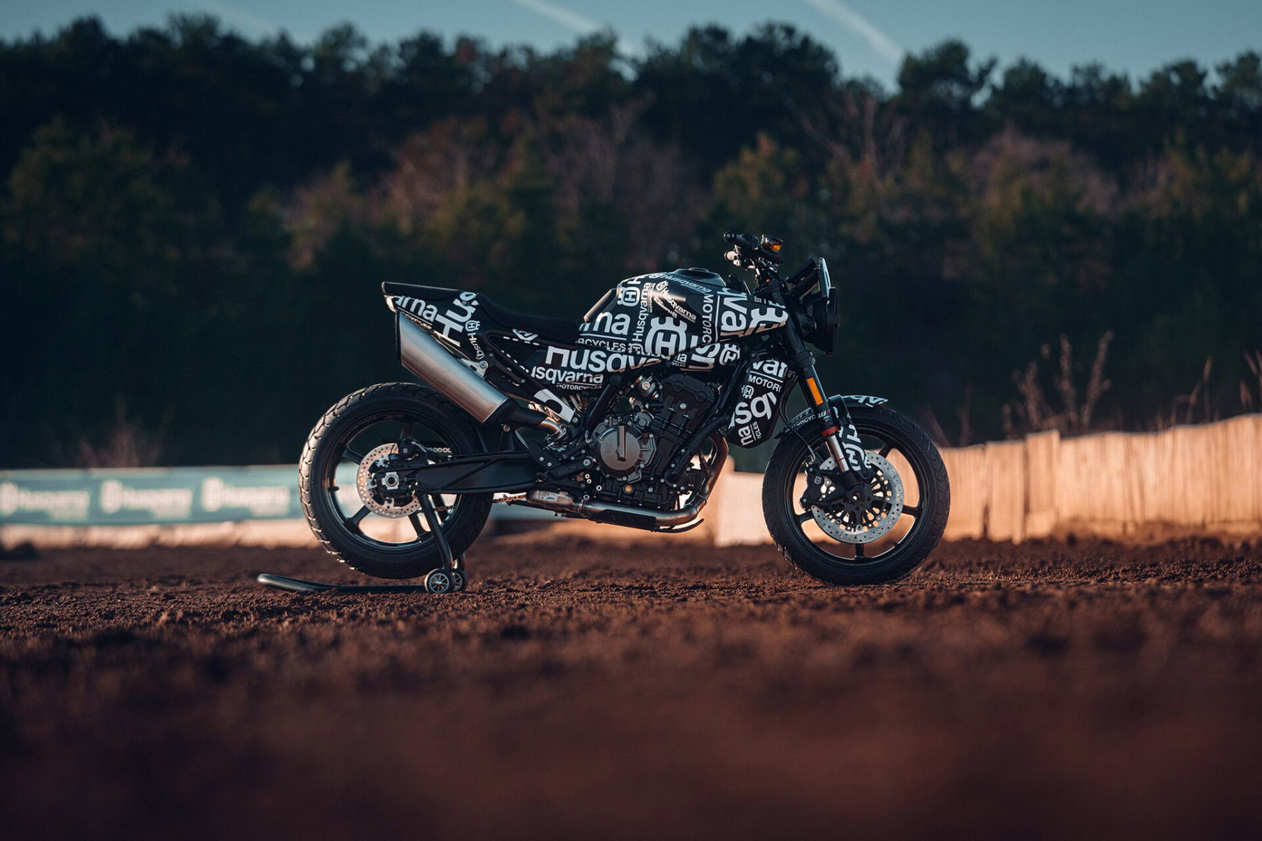 Husqvarna Svartpilen 801 Camouflage 2024